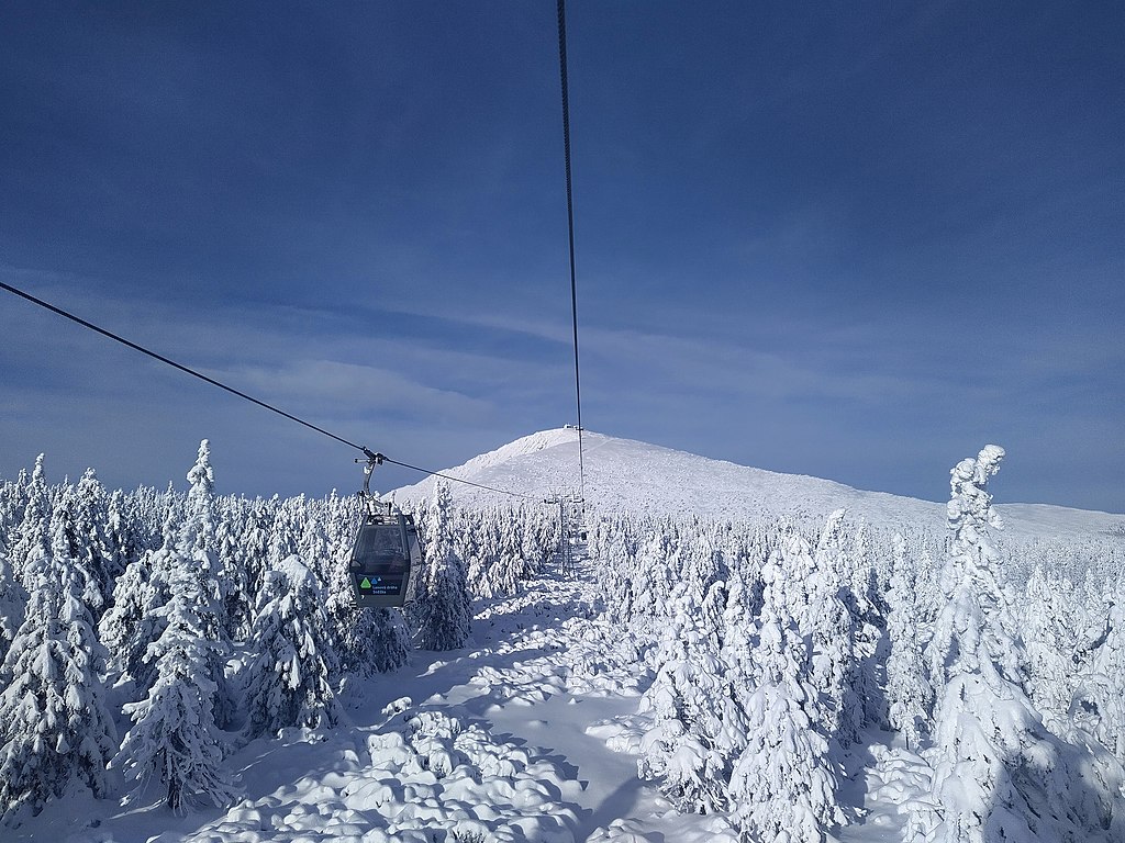 Где отдохнуть в Чехии зимой: лучшие локации для любителей гор